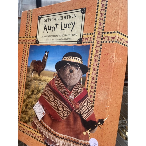 1581 - A VINTAGE SPECIAL EDITION MICHEAL BOND AUTHENTICATED HANDMADE 'AUNT LUCY' BEAR IN ORIGINAL BOX