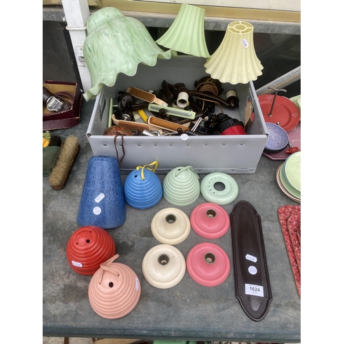 1624 - AN ASSORTMENT OF RETRO BAKELITE AND BAKELITE STYLE ITEMS TO INCLUDE LIGHT FITTINGS AND LIGHT SHADES ... 