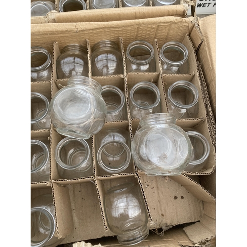 1785 - A LARGE QUANTITY OF AS NEW SMALL GLASS JARS TO INCLUDE KILNER