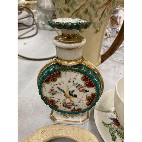 195 - A MIXED VINTAGE LOT TO INCLUDE A MYOTT'S ART DECO JUG, GLASSWARE, A JAPANESE CUP AND SAUCER WITH BIR... 