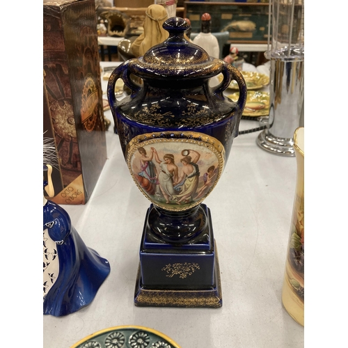 210 - A MIXED LOT OF CERAMICS TO INCLUDE A WEDGWOOD TOBACCO JAR, A/F TO LID, AYNSLEY 'ORCHARD GOLD' VASE, ... 