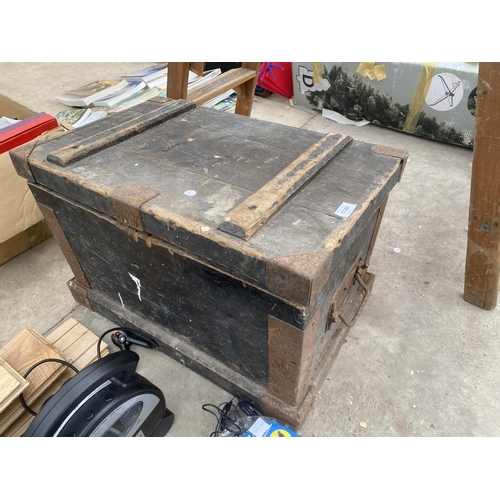 1742 - A VINTAGE WOODEN TOOL CHEST WITH CARRYING HANDLES