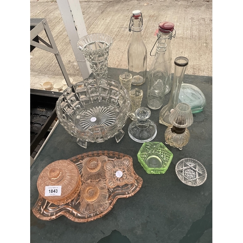 1843 - AN ASSORTMENT OF GLASS WARE ITEMS TO INCLUDE A DRESSING TABLE SET, KILNER BOTTLES AND CANDLESTICKS E... 