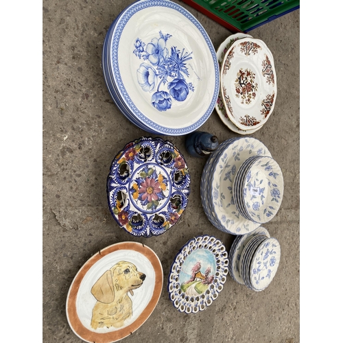 1949 - AN ASSORTMENT OF CERAMICS TO INCLUDE PLATES AND BOWLS ETC