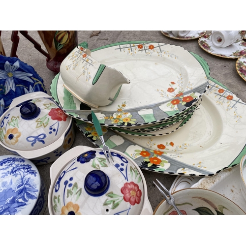 1951 - AN ASSORTMENT OF CERAMICS TO INCLUDE CUPS AND BLUE AND WHITE ITEMS ETC