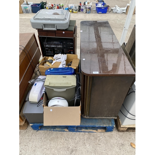 2271 - AN ASSORTMENT OF HOUSEHOLD CLEARANCE ITEMS