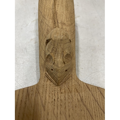 1 - A ROBERT THOMPSON MOUSEMAN OAK CHEESEBOARD