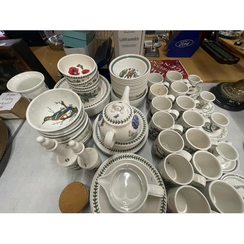 35 - A VERY LARGE QUANTITY OF PORTMEIRION WARE TO INCLUDE MUGS, CUPS AND SAUCERS, BOWLS, PLATES, TEAPOT, ... 