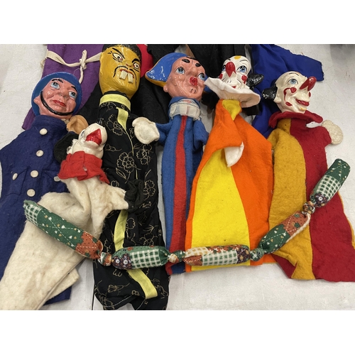 6 - TEN GENUINE COLLECTABLE VINTAGE PUNCH AND JUDY TOYS AND A STRING OF SAUSAGES