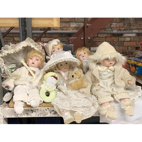 1031 - A MIXED LOT OF DOLLS AND SOFT TOYS