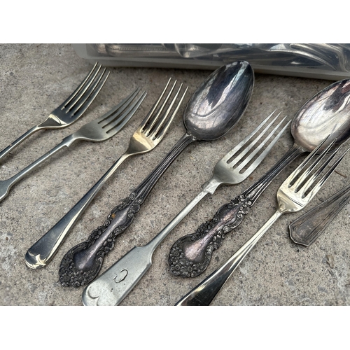 2051 - A LARGE ASSORTMENT OF FLAT WARE