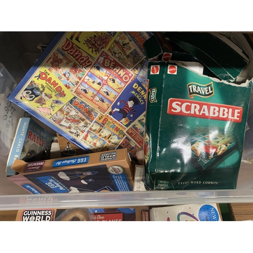 1227 - A QUANTITY OF VINTAGE BOARD GAMES, ETC TO INCLUDE SCRABBLE, SCIENCE MUSEUM ALTERNATIVE ENERGIES, MEG... 