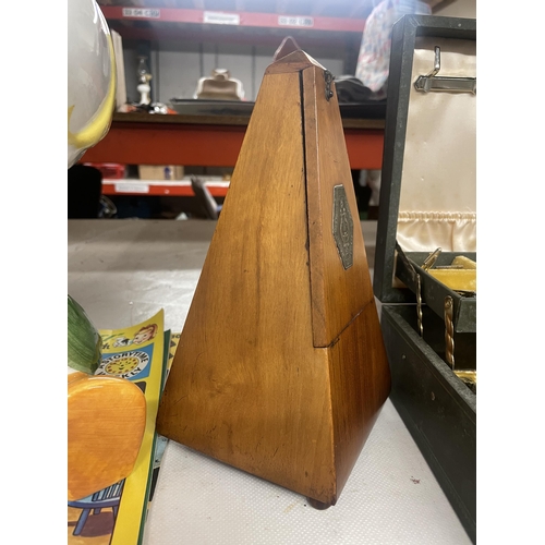 1249 - A VINTAGE SWISS WOODEN METRONOME