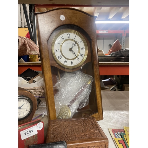 1251 - A MIXED LOT TO INCLUDE SPECTRUM CLOCK, EDWARDIAN INLAID BEDROOM CLOCK, CARVED WOODEN BOX ETC