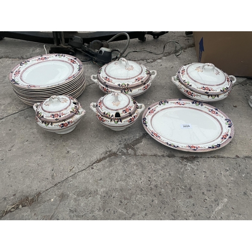 2059 - AN ASSORTMENT OF CERAMIC DINNER SERVICE ITEMS TO INCLUDE TUREENS AND PLATES ETC