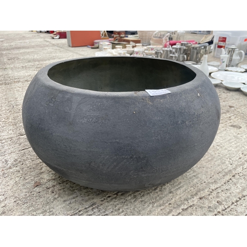 1597A - A GREY FIBRE GLASS SPHERICAL BOWL PLANTER (D:35CM)