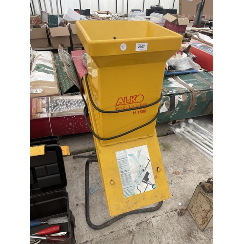 2067 - AN ELECTRIC AL-KO DYNAMIC H1600 GARDEN SHREDDER