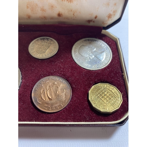 445 - THE ROYAL MINT QUEEN ELIZABETH II 1953 CORONATION PROOF SET FIRST COINAGE