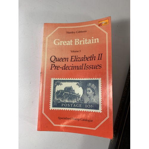 435 - THREE BOOKS ON STAMPS TO INCLUDE STANLEY GIBBONS KING EDWARD VII TO KING GEORGE VI, QUEEN ELIZABETH ... 