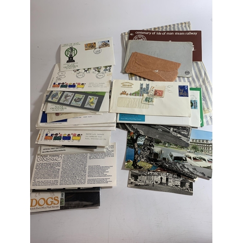 443A - A QUANTITY OF FIRST DAY COVERS AND POSTCARDS