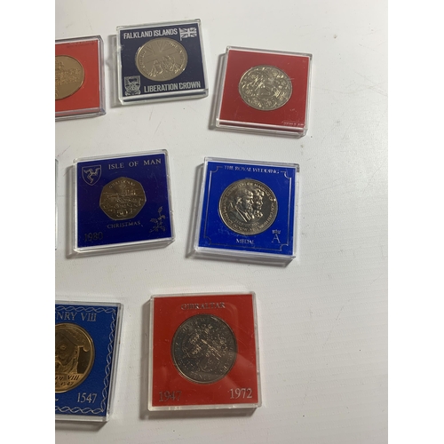 446 - A COLLECTION OF COINS TO INCLUDE THE ROYAL WEDDING MEDAL, ISLE OF MAN CHRISTMAS 1980, HENRY VIII 150... 