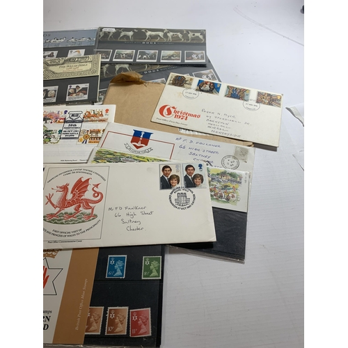 481 - A QUANTITY OF FIRST DAY COVERS TO INCLUDE DOGS, THE WELSH BIBLE, MILK MARKETING BOARD ETC.,