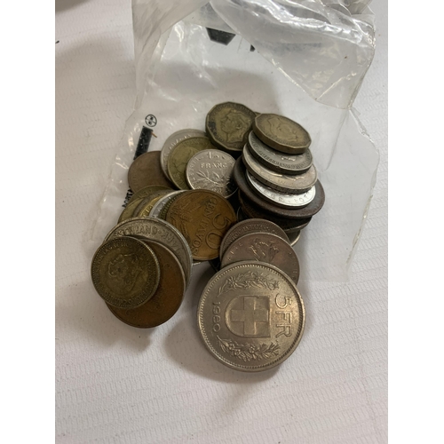 487 - A LARGE QUANTITY OF HALF CROWNS POST 1946 (192) IN TOTAL TOGETHER WITH A BAG OF FOREIGN COINS