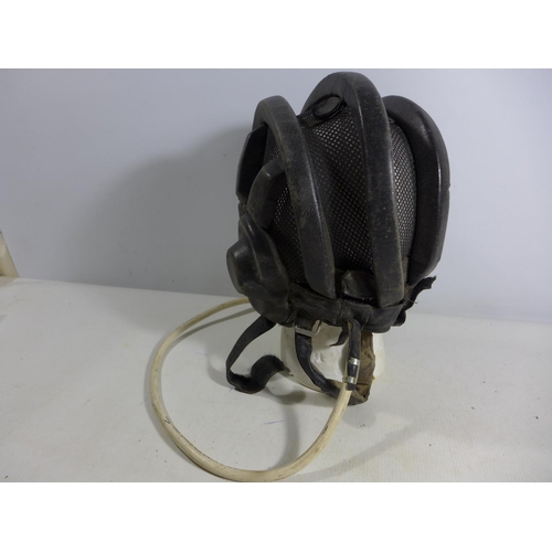 315 - A MID TO LATE 20TH CENTURY LEATHER HELMET