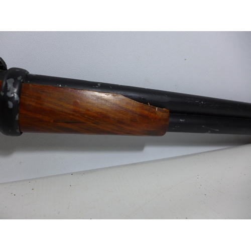 321 - A NON FIRING REPLICA WINCHESTER RIFLE, 50CM BARREL, WOODEN STOCKED, LENGTH 100CM