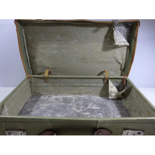 357 - A WORLD WAR II BRITISH DEMOBILISATION ISSUE SUITCASE, WIDTH 66CM