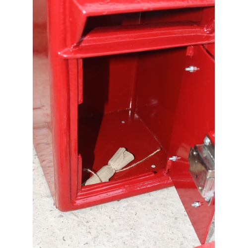 389 - POST BOX  + VAT