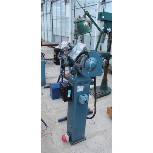 42 - RJH GRYPHON GRINDER 3PH (WORKING)  NO VAT