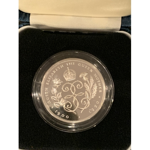 403A - UK 1990 , QUEEN MOTHER 90TH , £5 SILVER PROOF CROWN . CASED WITH COA