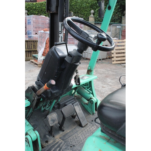 119 - MITSUBISHI 2.5 Tonne GAS FORK LIFT TRUCK TRIPLE MAST - ON SITE LAST 10 YEARS - 6300 HRS + VAT