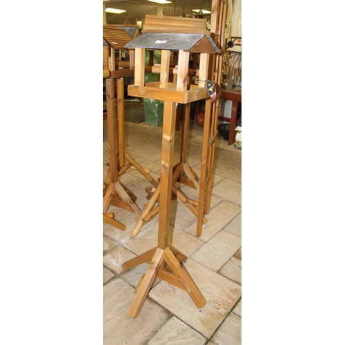 166 - BIRD TABLE  + VAT