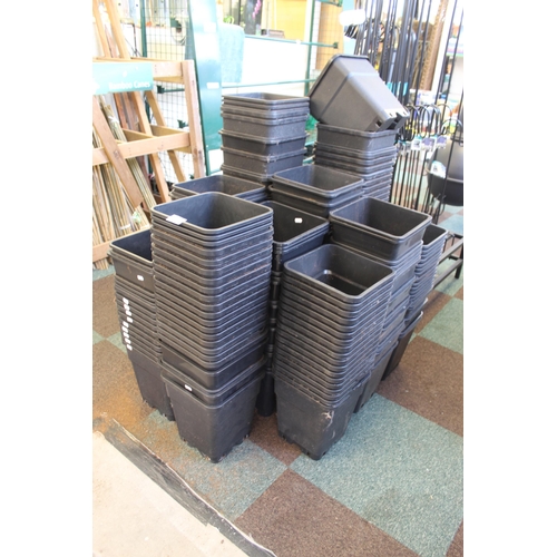 175 - QUANTITY OF BLACK SQUARE PLANT POTS APPROX. 220 + VAT