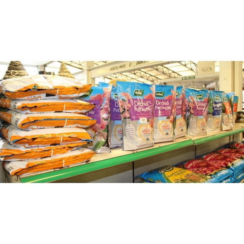 201 - 1 SHELF POTTING MIX APPROX. 34 TOP  + VAT