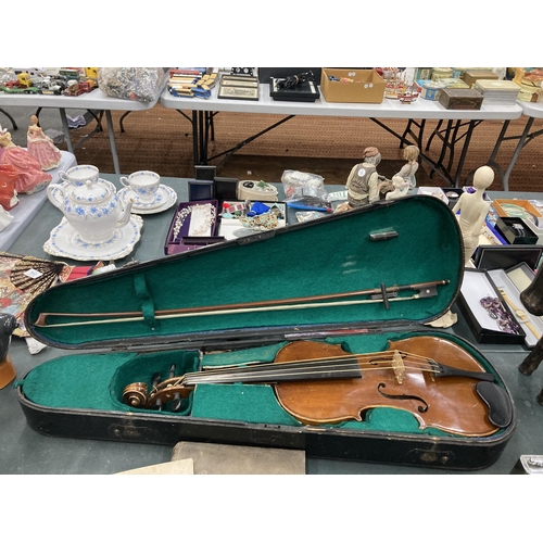 141 - A JOHN G MURDOCK & CO VIOLIN AND CASE