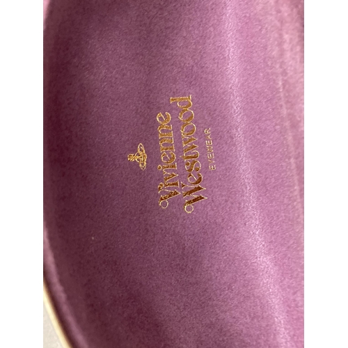 187A - A VIVIENNE WESTWOOD DESIGNER SUNGLASSES CASE