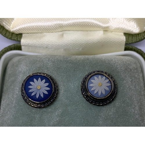 568A - A BOXED PAIR OF SILVER TRI-COLOURED EARRINGS