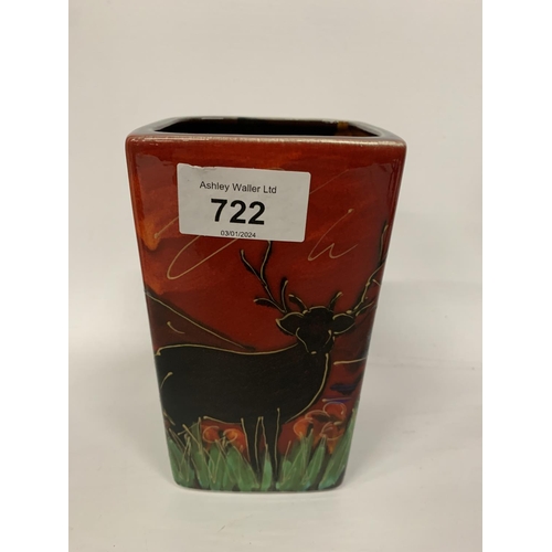 722 - AN ANITA HARRIS HAND PAINTED AND SIGNED IN GOLD SQUARE VASE WITH STAG DECORATION