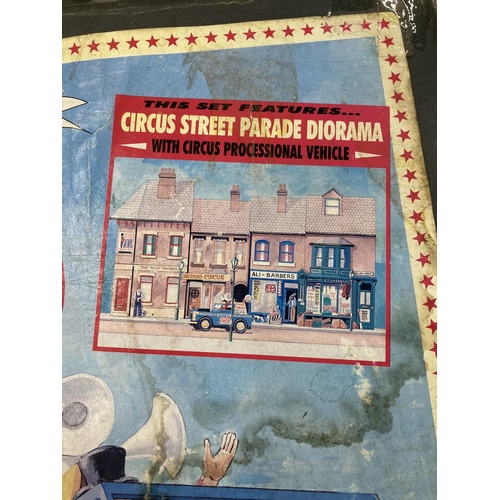 826 - A BRITAINS, CIRCUS STREET PARADE DIORAMA