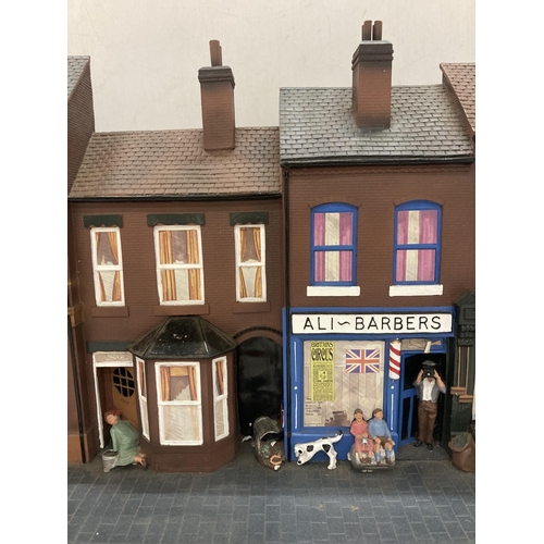 826 - A BRITAINS, CIRCUS STREET PARADE DIORAMA