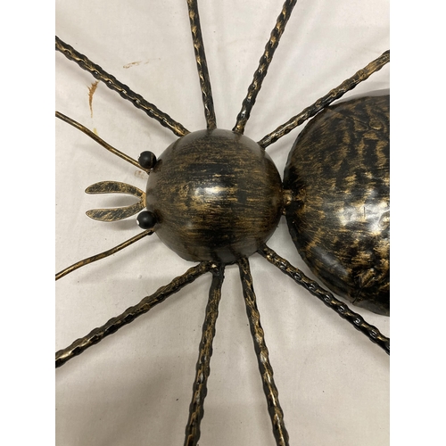 975 - A LARGE METAL SPIDER