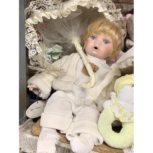 1031 - A MIXED LOT OF DOLLS AND SOFT TOYS