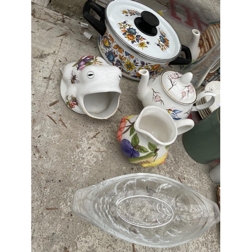 1899 - AN ASSORTMENT OF CERAMICS AND GLASS WARE TO INCLUDE TEAPOTS AND CUPS ETC