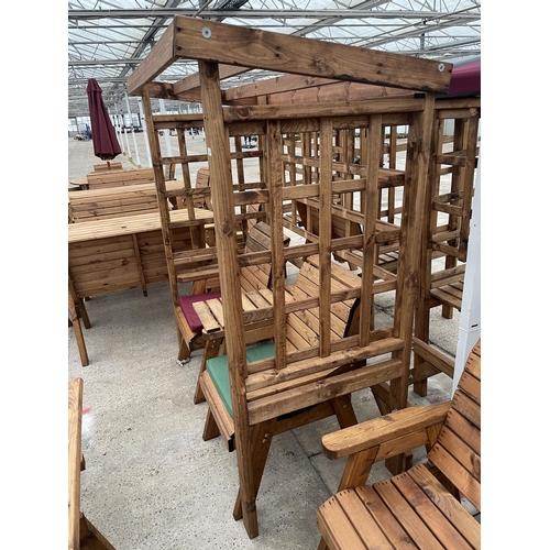 2224 - AN AS NEW EX DISPLAY CHARLES TAYLOR GARDEN ARBOUR WITH LOVE SEAT  *PLEASE NOTE VAT TO BE ADDED TO TH... 