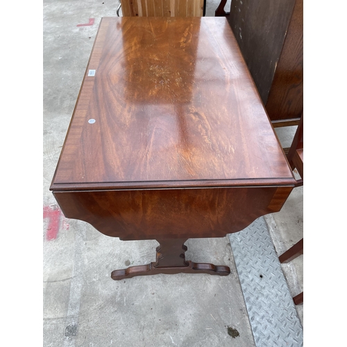 2588 - A MAHOGANY AND CROSSBANDED SOFA TABLE ENCLOSING TWO DRAWERS