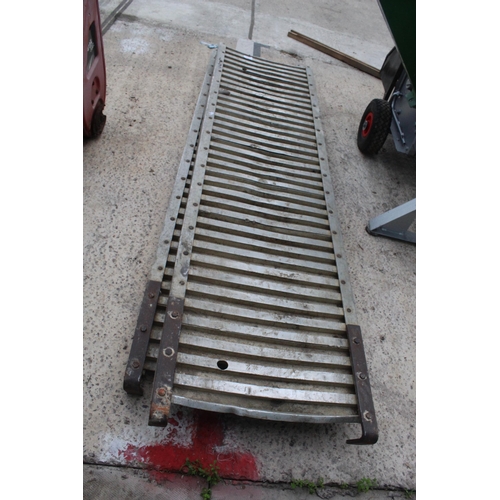 109 - PAIR OF HEAVY DUTY MACHINE ALLOY RAMPS - NO VAT