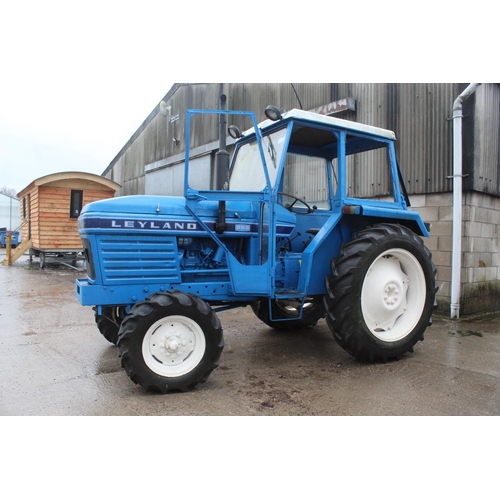 203 - 1972 LEYLAND 255 TRACTOR A GOOD RUNNER BRAKES IN NEED OF ATTENTION NO VAT